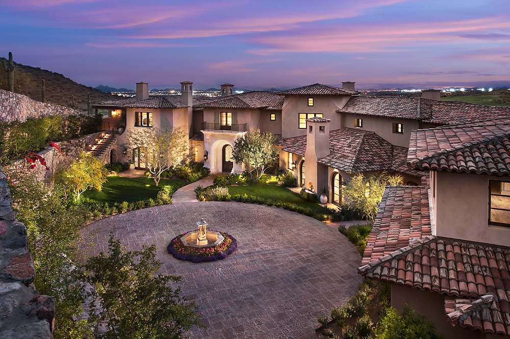 Member property — Camelback Mountain home with central atrium
