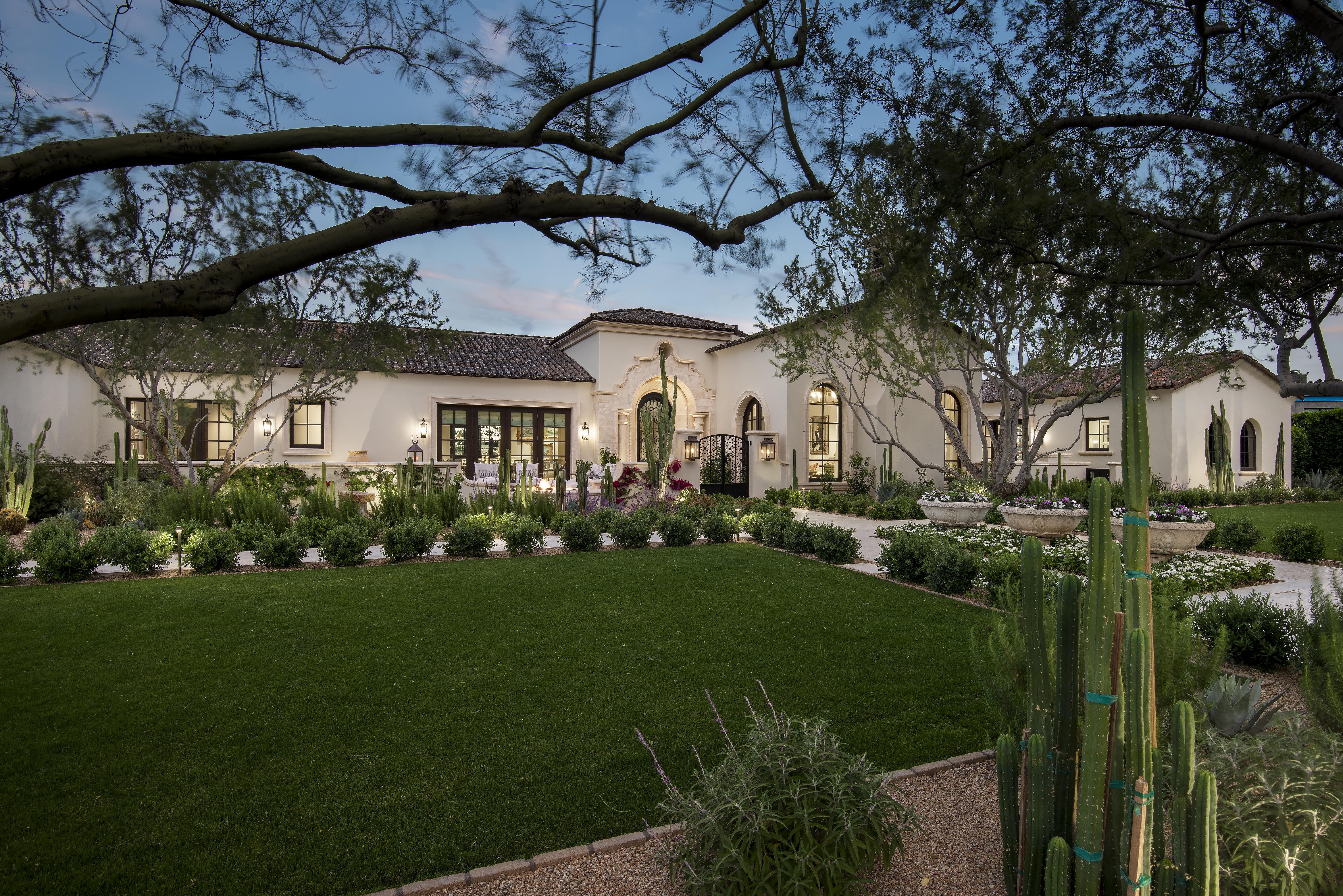 Member property — McDowell Mountain hillside residence
